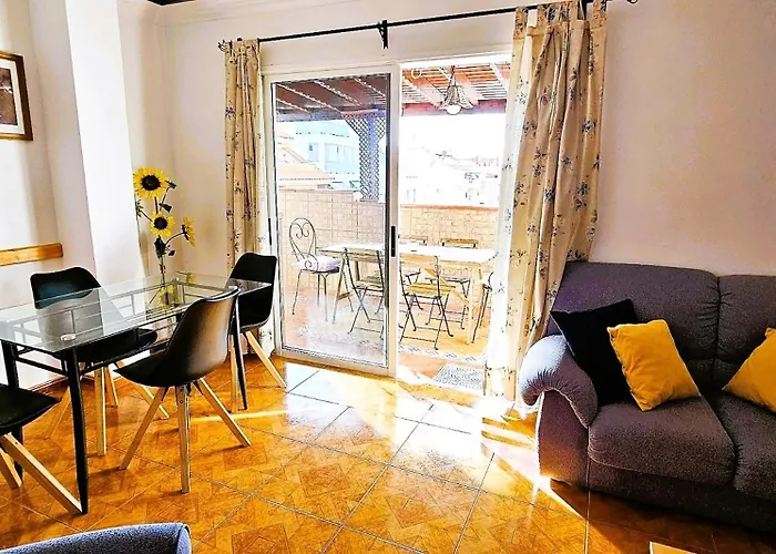 Puerto Santiago Plaza *